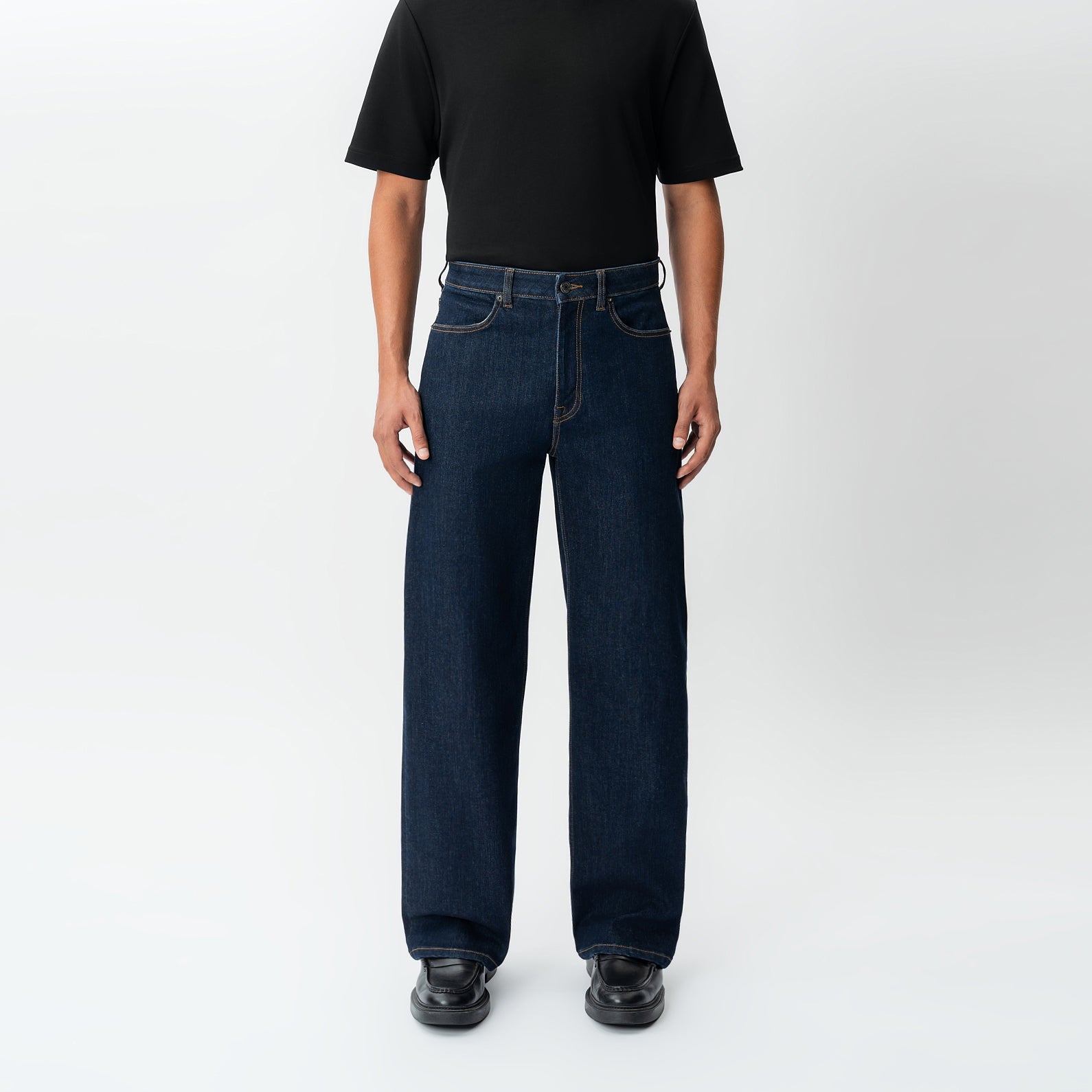 Front view of the Wide Flextech™ Jeans in dark blue with a relaxed wide-leg fit